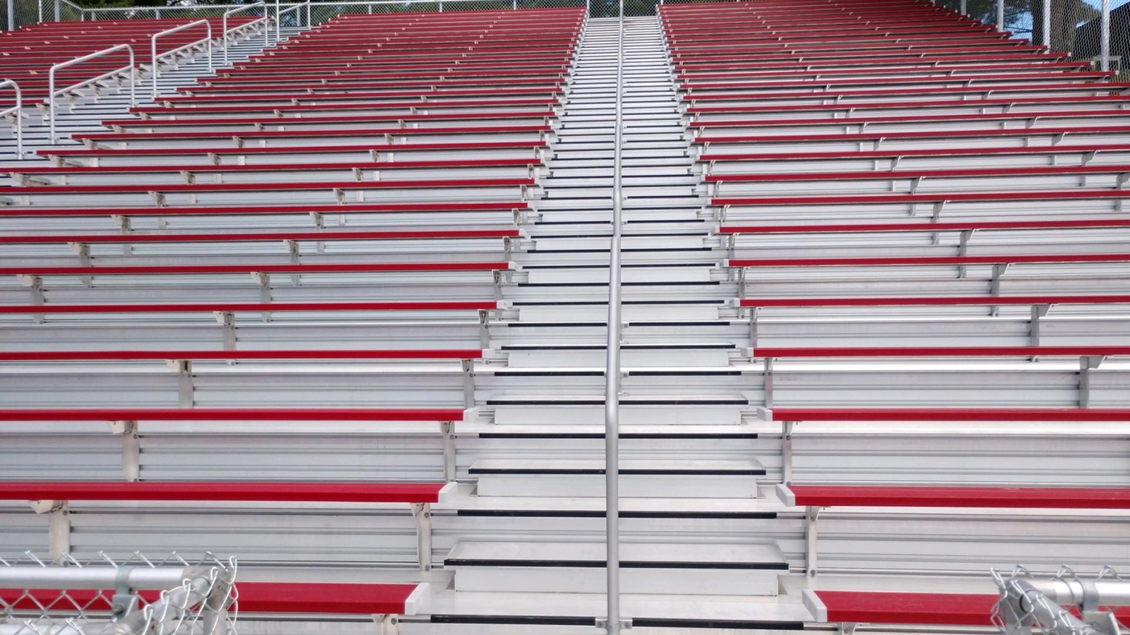 Aluminum aisle bleachers